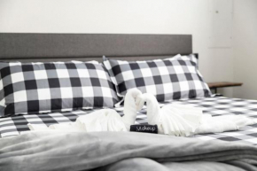 Lux Modern Getaway with ATT Stadium Views and King Bed